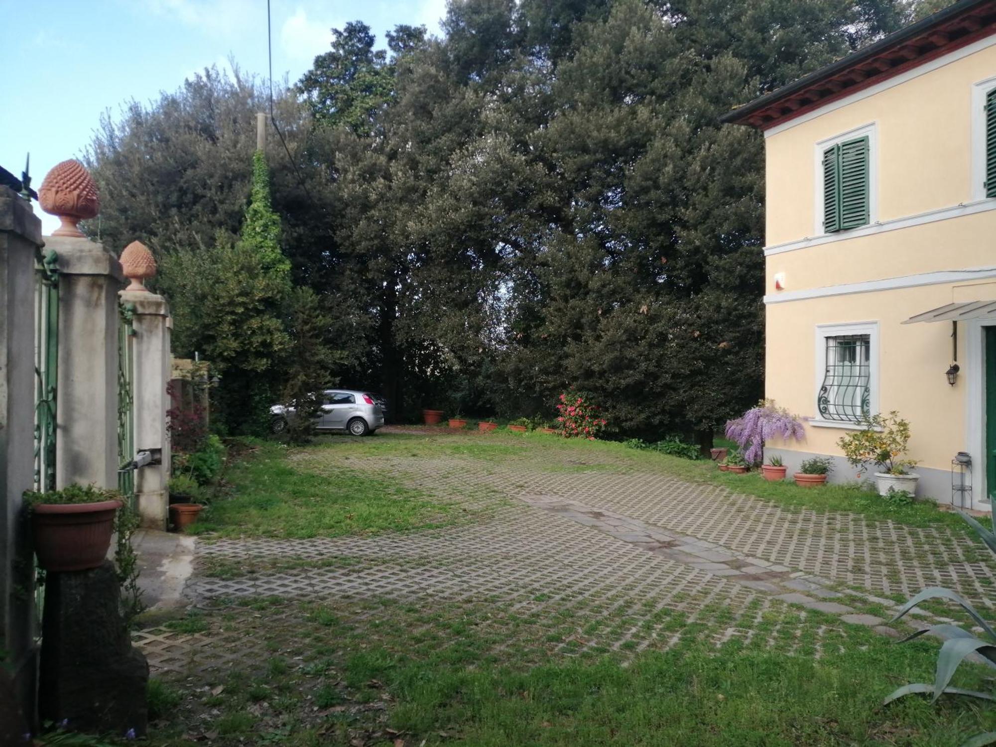 Villa La Dogana B&B Di Charme - Historic Villa With A Beautiful Garden - Private Parking Lucca Exterior foto
