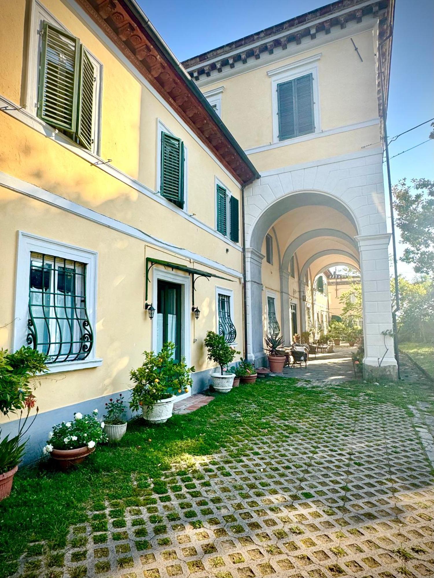 Villa La Dogana B&B Di Charme - Historic Villa With A Beautiful Garden - Private Parking Lucca Exterior foto